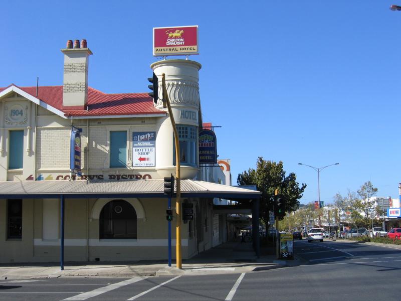 Colac photos - Travel Victoria: accommodation & visitor guide