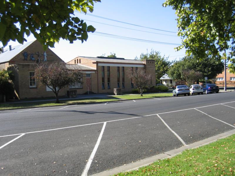 Colac - Memorial Square, Murray Street: Baptist Church, opposite Memorial Square, Dennis St