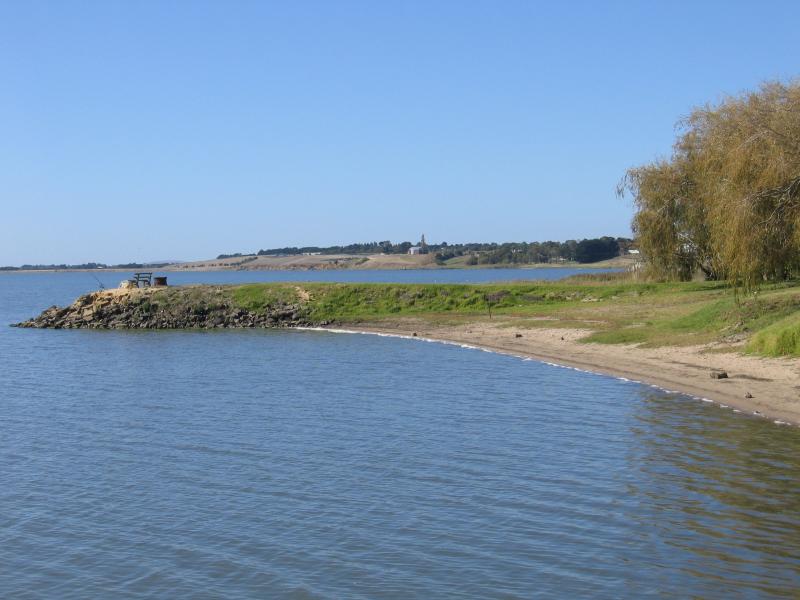 Colac photos - Travel Victoria: accommodation & visitor guide