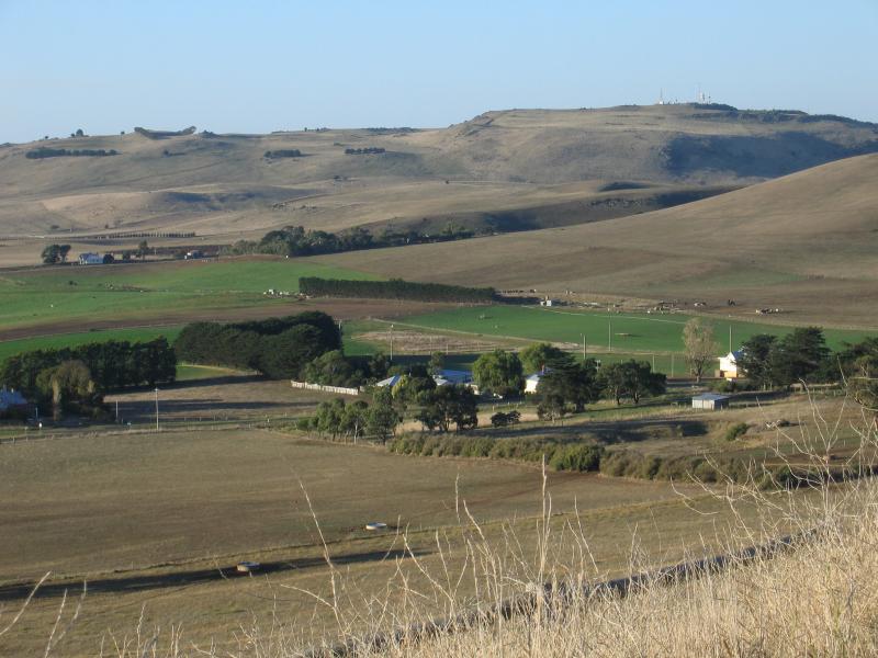 Colac - Red Rock main lookout: North-easterly view from car park