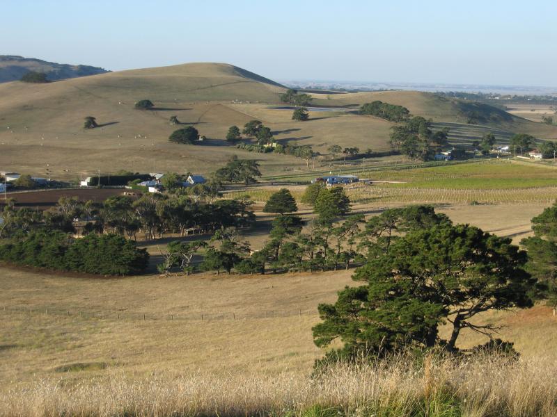 Colac - Red Rock main lookout: Easterly view from lookout