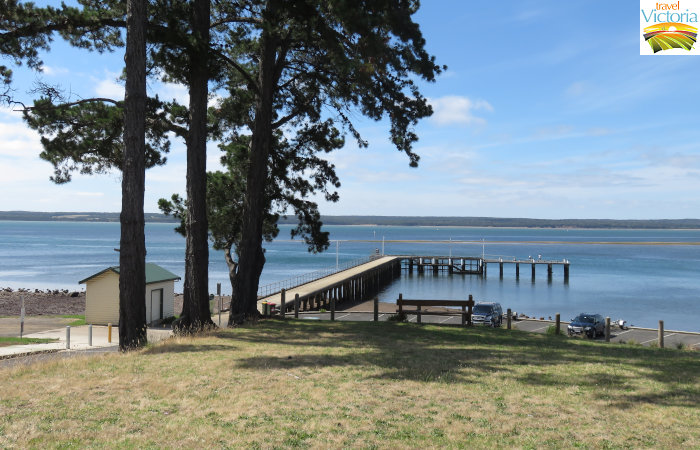 Corinella - Park overlooking jetty
