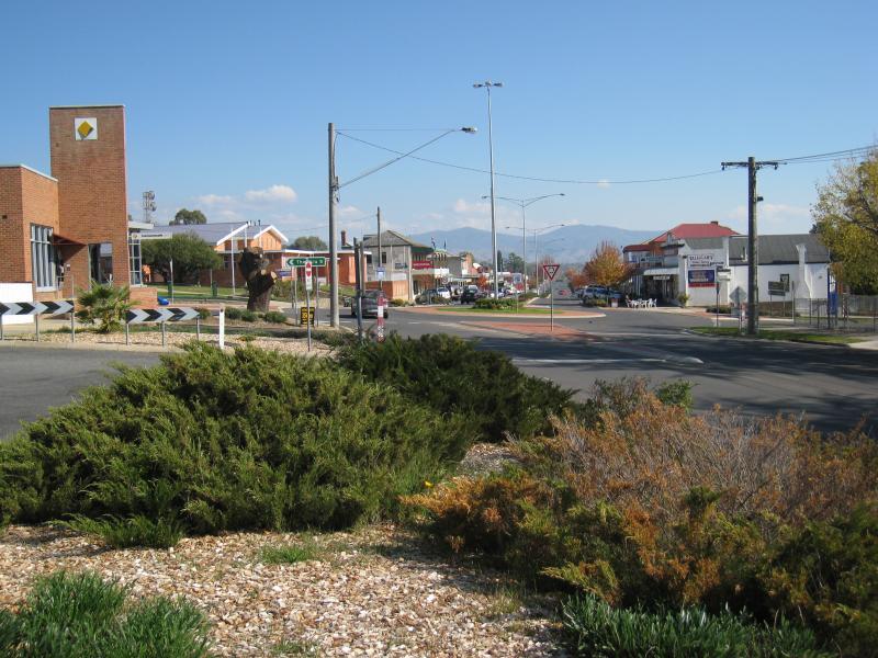 Corryong - Shops and commercial centre, Hanson Street: View south-west along Towong Rd towards Donaldson St