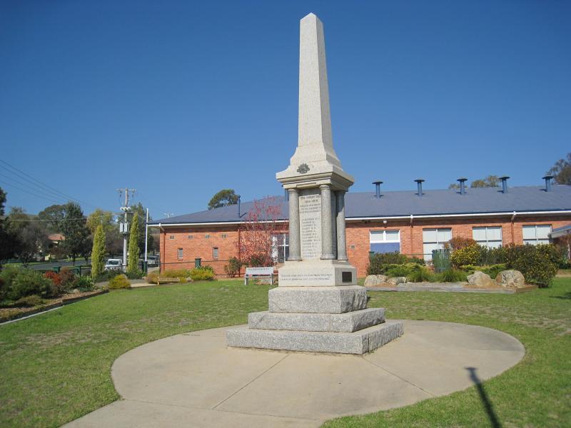 Corryong - Shops and commercial centre, Hanson Street: War memorial and RSL Hall, corner Hanson St and Donaldson St
