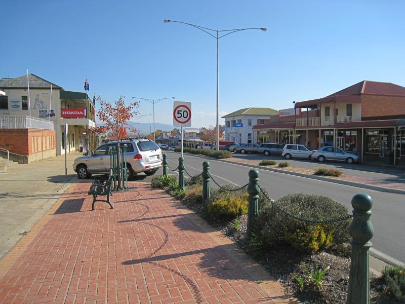 Corryong - Shops and commercial centre, Hanson Street: View south-west along Hanson St at Donaldson St