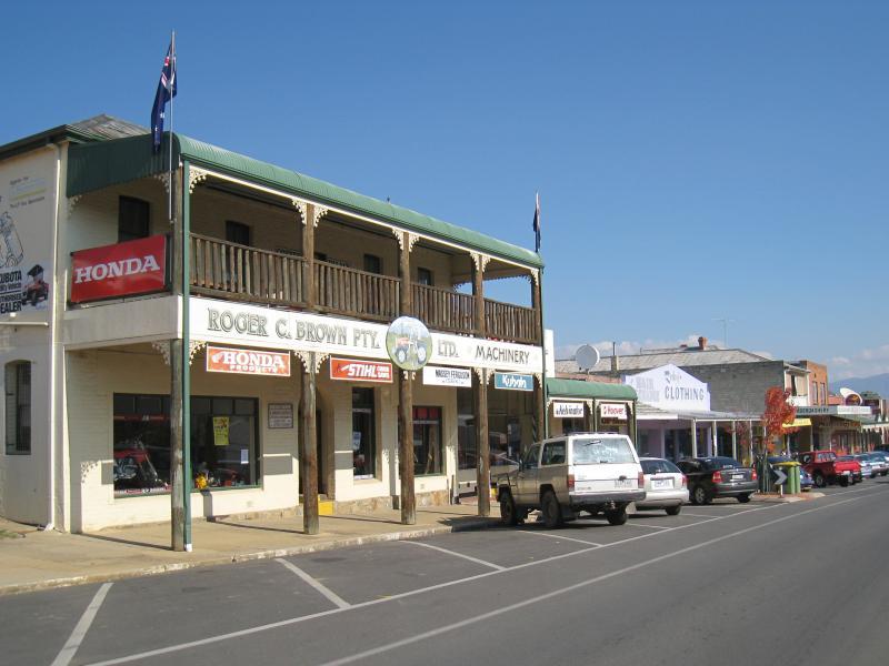 Corryong - Shops and commercial centre, Hanson Street: Shops along south side of Hanson St, west of Donaldson St