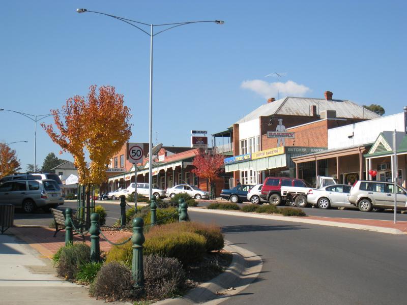 Corryong - Shops and commercial centre, Hanson Street: View north-east along Hanson St at Jardine St