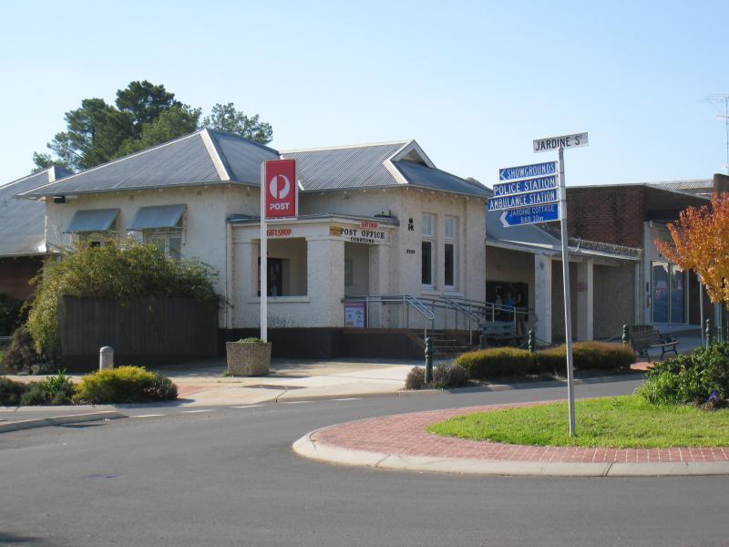 Corryong - Shops and commercial centre, Hanson Street: Corryong Post Office, corner Hanson St and Jardine St