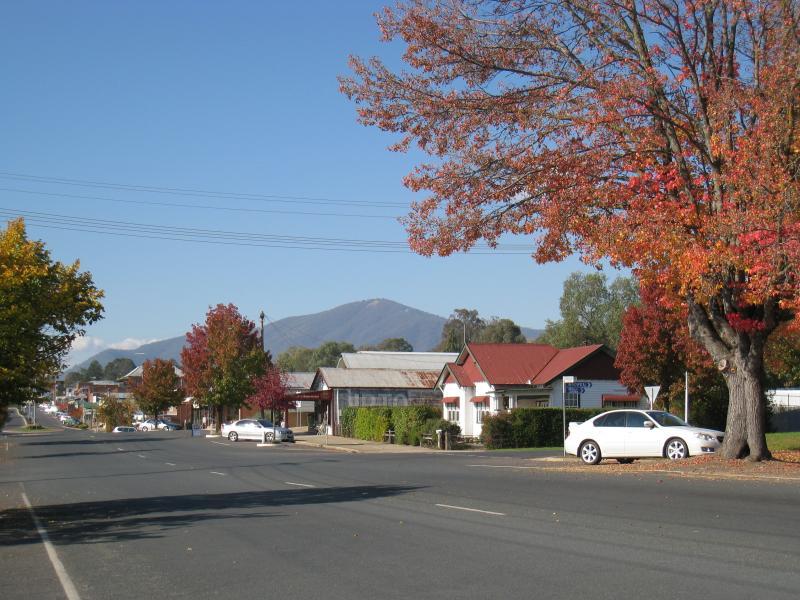 Corryong - Shops and commercial centre, Hanson Street: View north-east along Hanson St at Kiell St