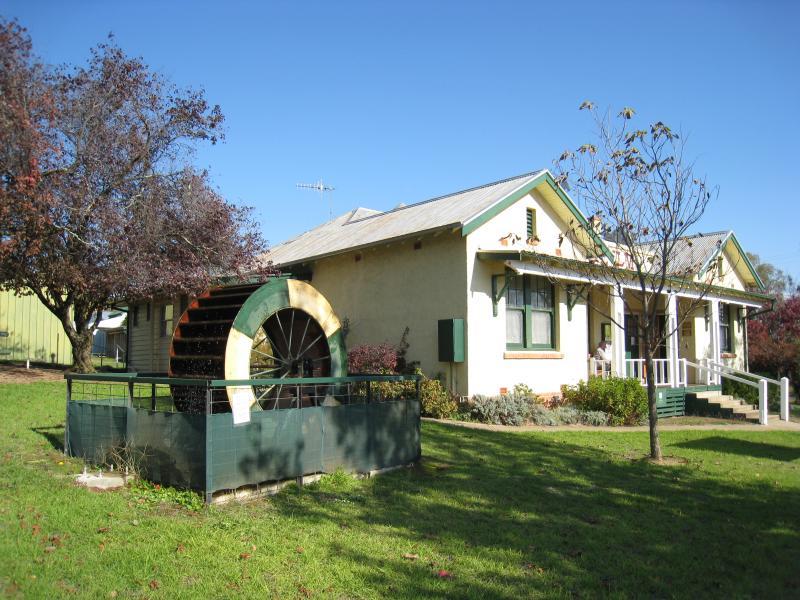 Corryong - Hanson Street west of Corryong's commercial centre: Water wheel at Man From Snowy River Museum