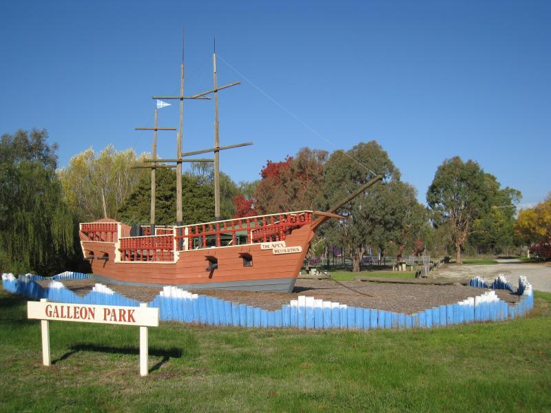 Corryong - Hanson Street west of Corryong's commercial centre: Galleon Park and replica ship