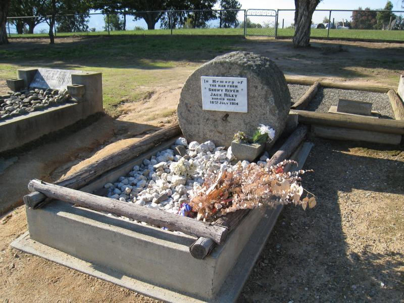 Corryong - Corryong cemetery and surroundings: Grave of Jack Riley (Man from Snowy River)