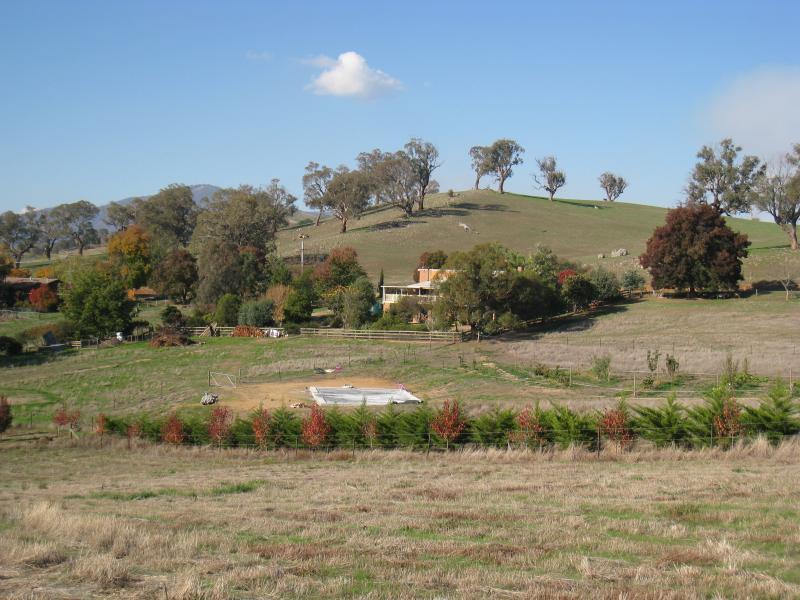 Corryong - Corryong cemetery and surroundings: Easterly view from corner of Parish La and Memorial La