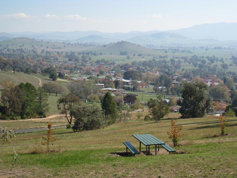 Corryong - Playles Lookout, Back Thowgla Road: Westerly view towards town