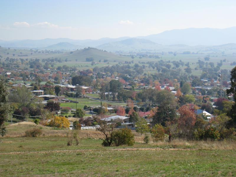 Corryong - Playles Lookout, Back Thowgla Road: North-westerly view towards town