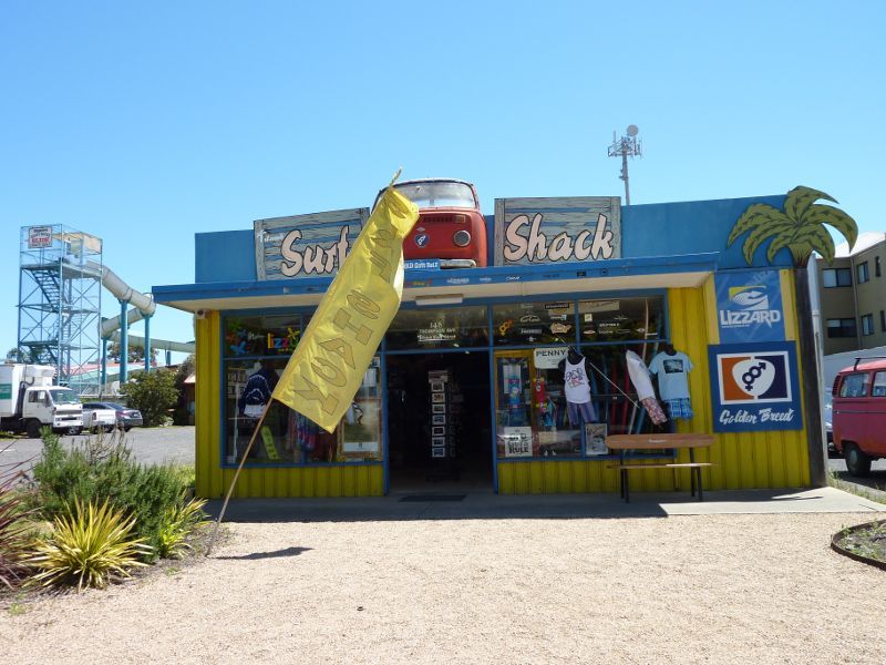 Cowes - Thompson Avenue south of Church Street: Surf Shack, Thompson Av north of Settlement Rd