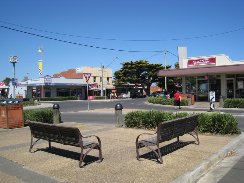 Cowes - Shops and commercial centre, Thompson Avenue north of Church Street: View east along Chapel St towards Thompson Av