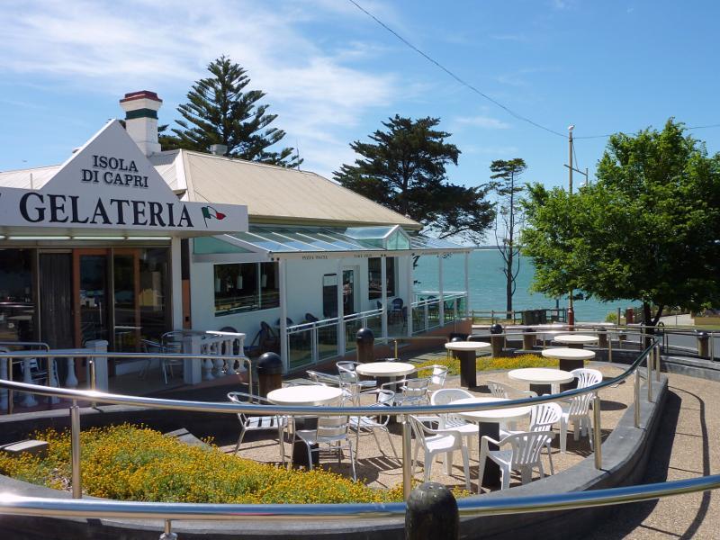 Cowes - Shops and commercial centre, Thompson Avenue north of Church Street: Isola Di Capri Gelateria & Restaurant, corner Thompson Av and The Esplanade
