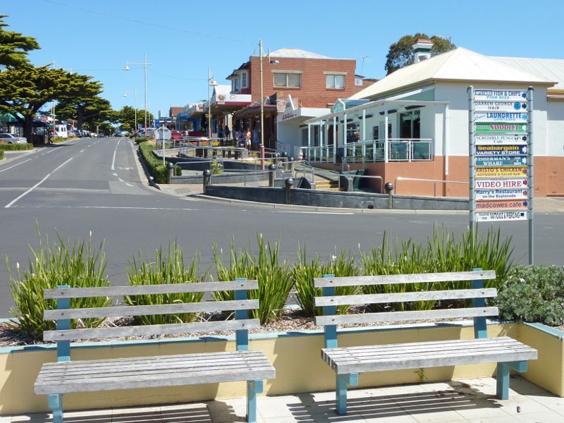 Cowes - Shops and commercial centre, Thompson Avenue north of Church Street: View south along Thompson Av from The Esplanade