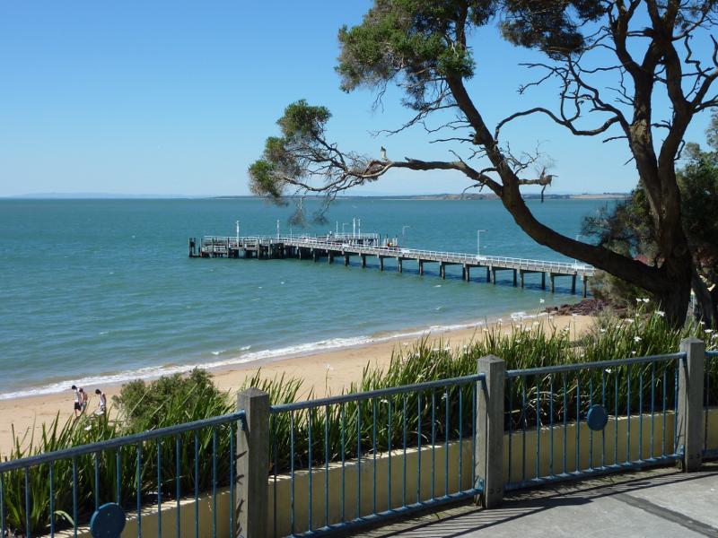 Cowes - Coast between Cowes Jetty and Mussel Rocks: View of jetty from viewing platform above toilets on The Esplanade