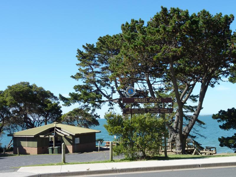 Cowes - Coast between Cowes Jetty and Mussel Rocks: BBQ shelter and car park at entrance to Mussel Rocks, The Esplanade