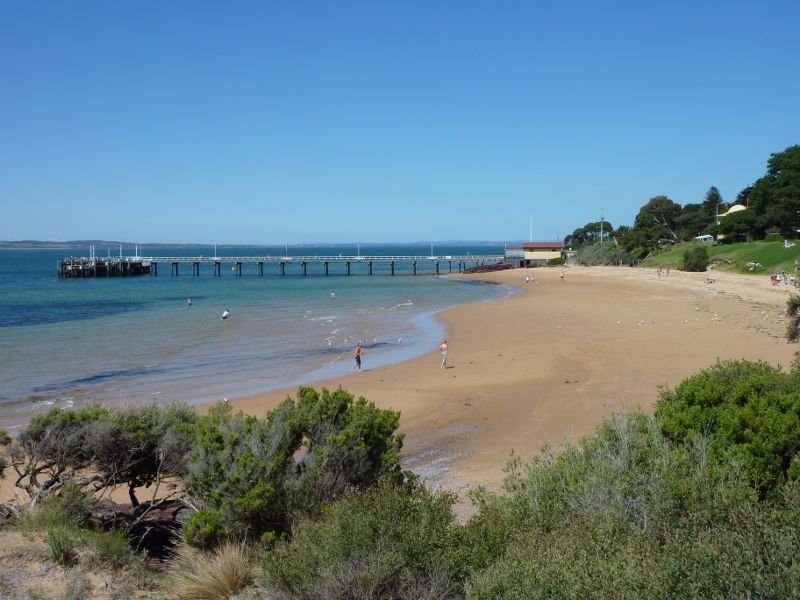 Cowes - Coast between Cowes Jetty and Mussel Rocks: View east towards jetty from Mussel Rocks