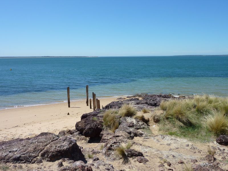 Cowes - Coast between Cowes Jetty and Mussel Rocks: Coast at northern end of Mussel Rocks