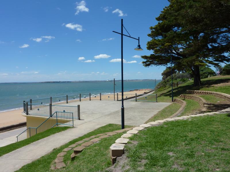 Cowes - Coast between Cowes Jetty and Erehwon Point: View east along foreshore towards viewing platform above toilets