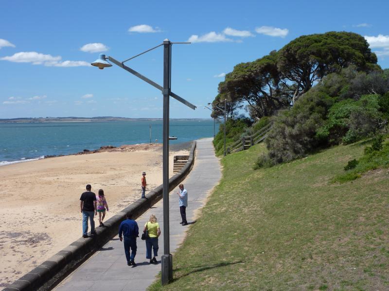 Cowes - Coast between Cowes Jetty and Erehwon Point: View east along beach