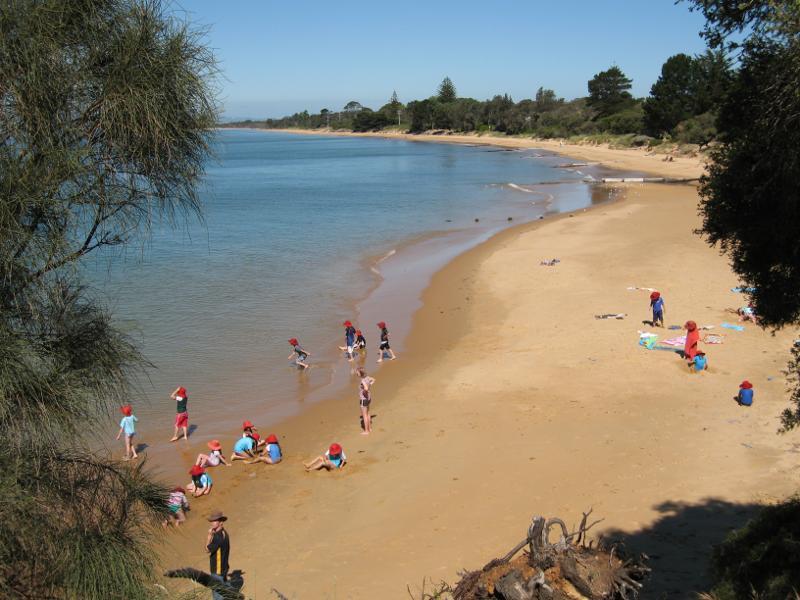 Cowes - Beach and foreshore between Erehwon Point and Coghlan Road: View east along beach from Erehwon Point