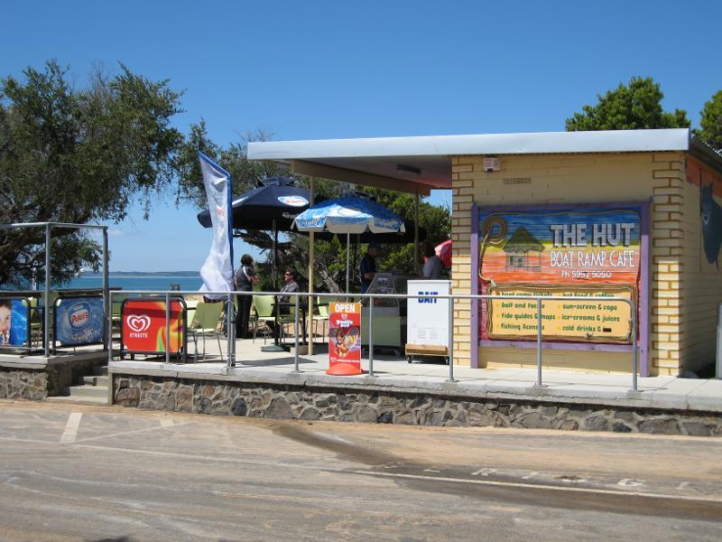 Cowes - Boat ramp and beach at end of Anderson Road: The Hut Cafe at boat ramp