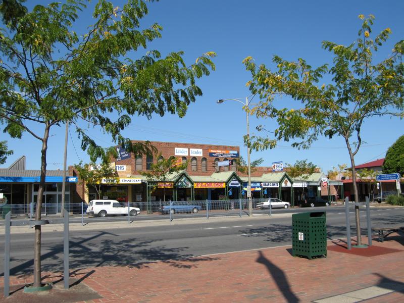 Cranbourne - Commercial centre and shops, High Street - View east across High St from Clydesdale Square