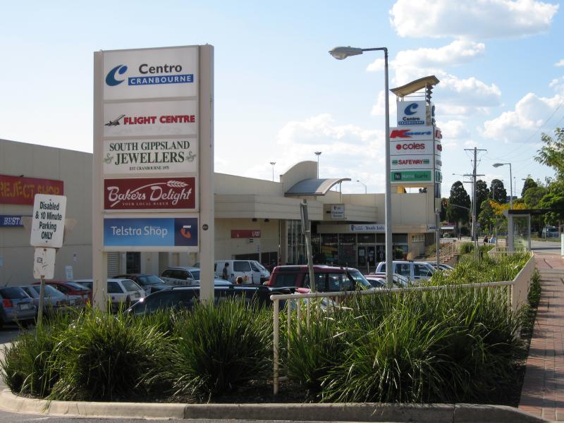 Cranbourne - Cranbourne Park Shopping Centre and Greg Clydesdale Square: View north along High St towards entrance near Lyall St