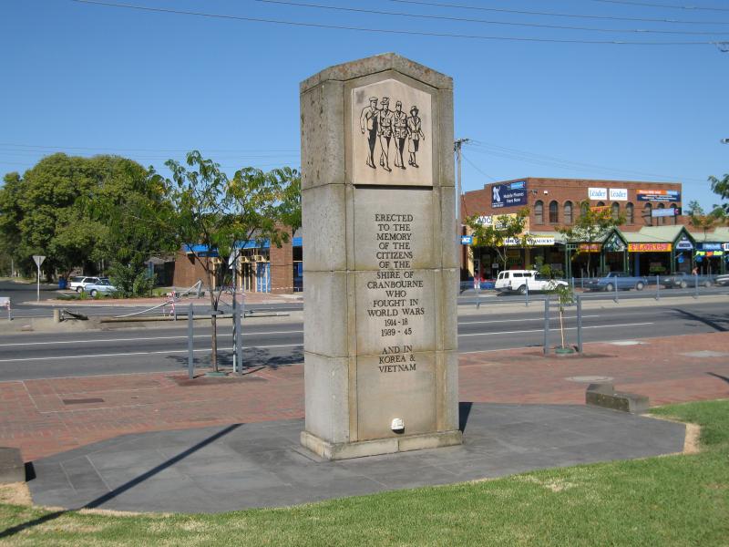 Cranbourne - Cranbourne Park Shopping Centre and Greg Clydesdale Square - War memorial, Greg Clydesdale Square, view east towards High St
