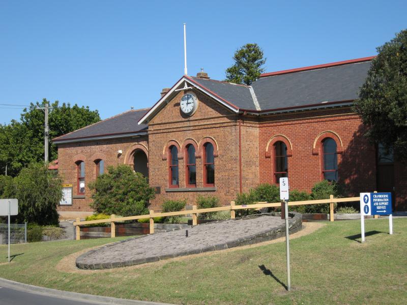 Cranbourne - Sladen Street: Council offices and community information, corner Sladen St and High St