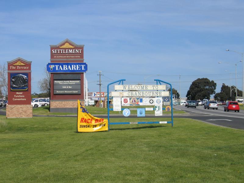 Cranbourne - South Gippsland Highway through Cranbourne: Welcome to Cranbourne town sign, view south along South Gippsland Hwy towards Camms Rd