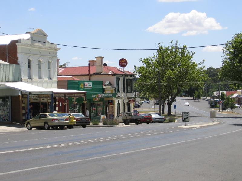 Creswick - Commercial centre and shops - Shops, view north along Albert St between Raglan St and Victoria St