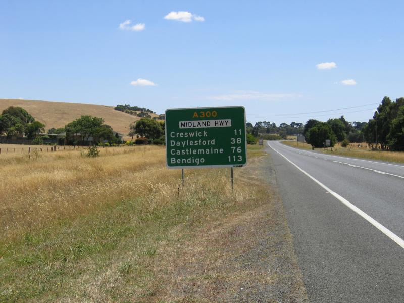 Creswick - Around Creswick and outskirts: View north along Midland Hwy, 11 km south of Creswick