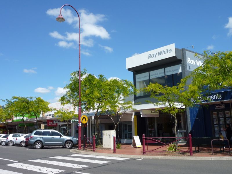 Croydon - Shops and commercial centre, Main Street, Hewish Road and Lacey Street: Shops along west side of Main St south of Lacey St