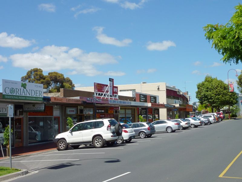 Croydon - Shops and commercial centre, Main Street, Hewish Road and Lacey Street: View south-west along Main St north of Lacey St