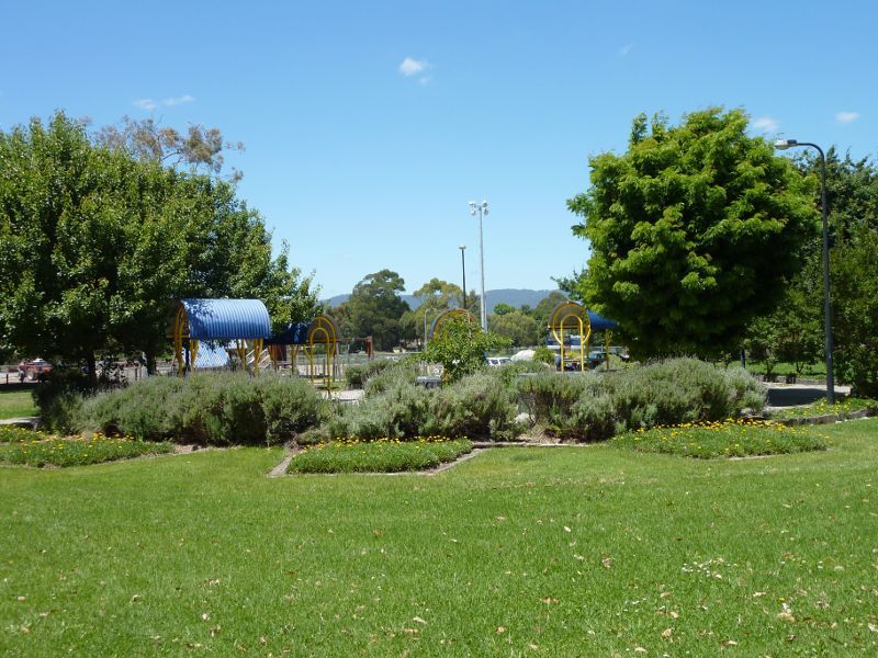 Croydon - Croydon Park, Hewish Road: Picnic shelters