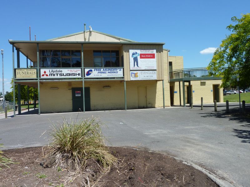 Croydon - Croydon Park, Hewish Road: Pavillion at Croydon Oval
