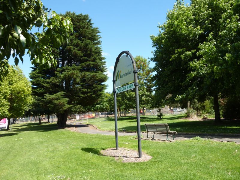 Croydon - Croydon Park, Hewish Road: Park fronting Mt Dandenong Rd
