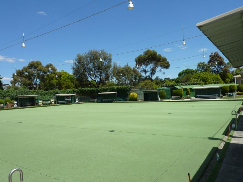 Croydon - Town Park, Mt Dandenong Road, Civic Square and Norton Road: Croydon Bowls Club fronting Civic Sq