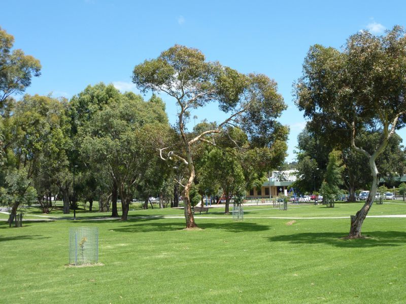 Croydon - Town Park, Mt Dandenong Road, Civic Square and Norton Road: View through park towards Keystone Hall