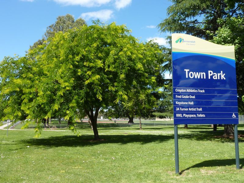 Croydon - Town Park, Mt Dandenong Road, Civic Square and Norton Road - Town Park sign, corner Mt Dandenong Rd and Norton Rd