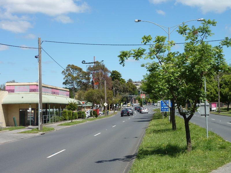 Croydon - Mt Dandenong Road - View west along Mt Dandenong Rd towards Arndale Civic Shopping Centre