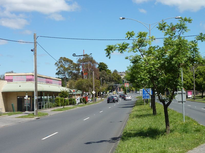 Croydon - Mt Dandenong Road: View west along Mt Dandenong Rd towards Arndale Civic Shopping Centre