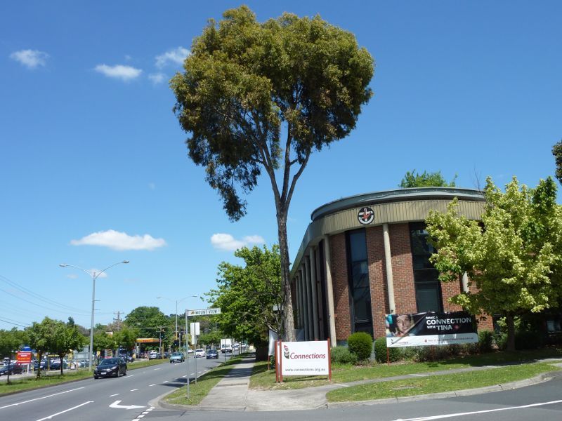 Croydon - Mt Dandenong Road: View west along Mt Dandenong Rd at Mount View St