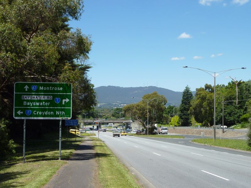 Croydon - Mt Dandenong Road: View east along Mt Dandenong Rd towards Wicklow Av